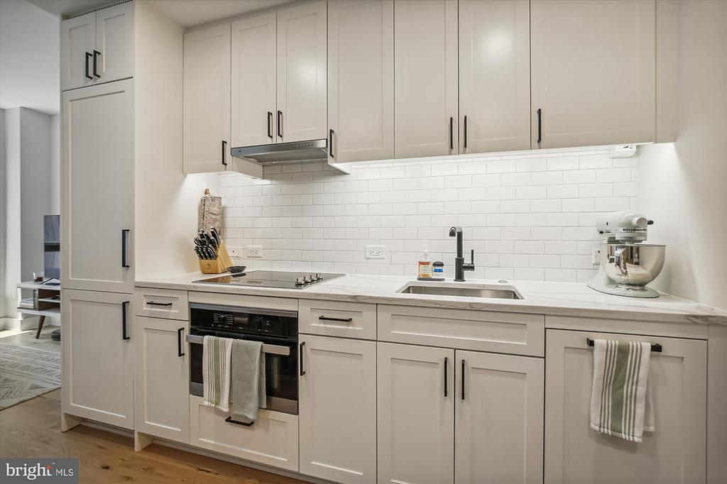 1211 VAN ST SE #602