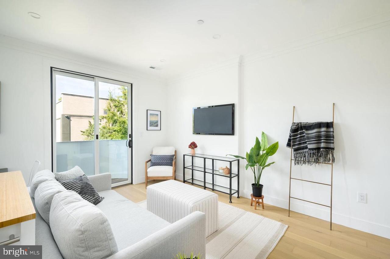 1317 11TH STREET NW 8