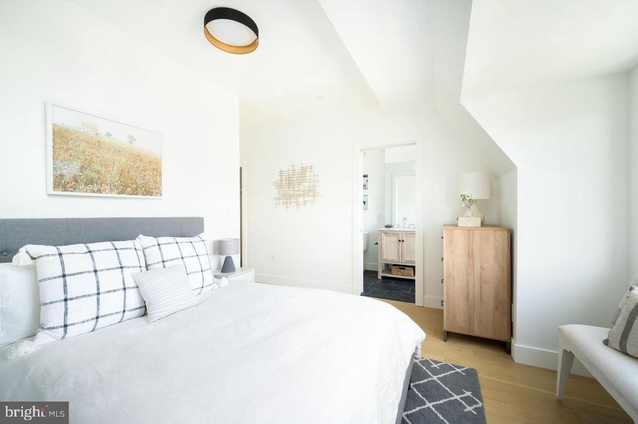 1317 11TH STREET NW 8