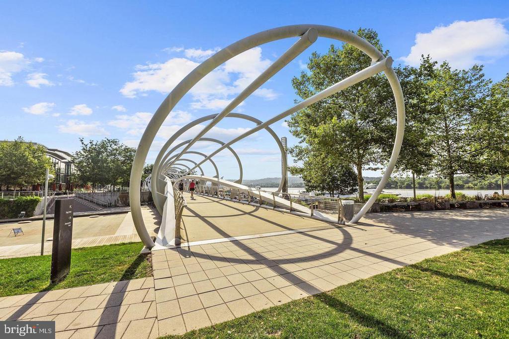 355 I STREET SW 501