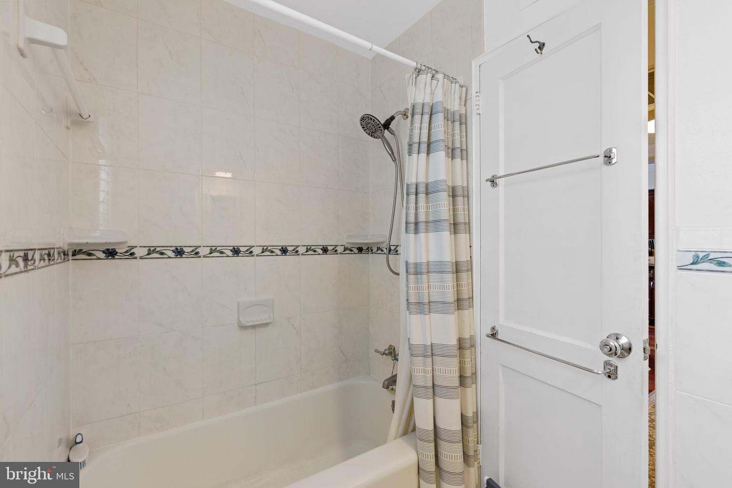 4225 N Henderson Rd #304