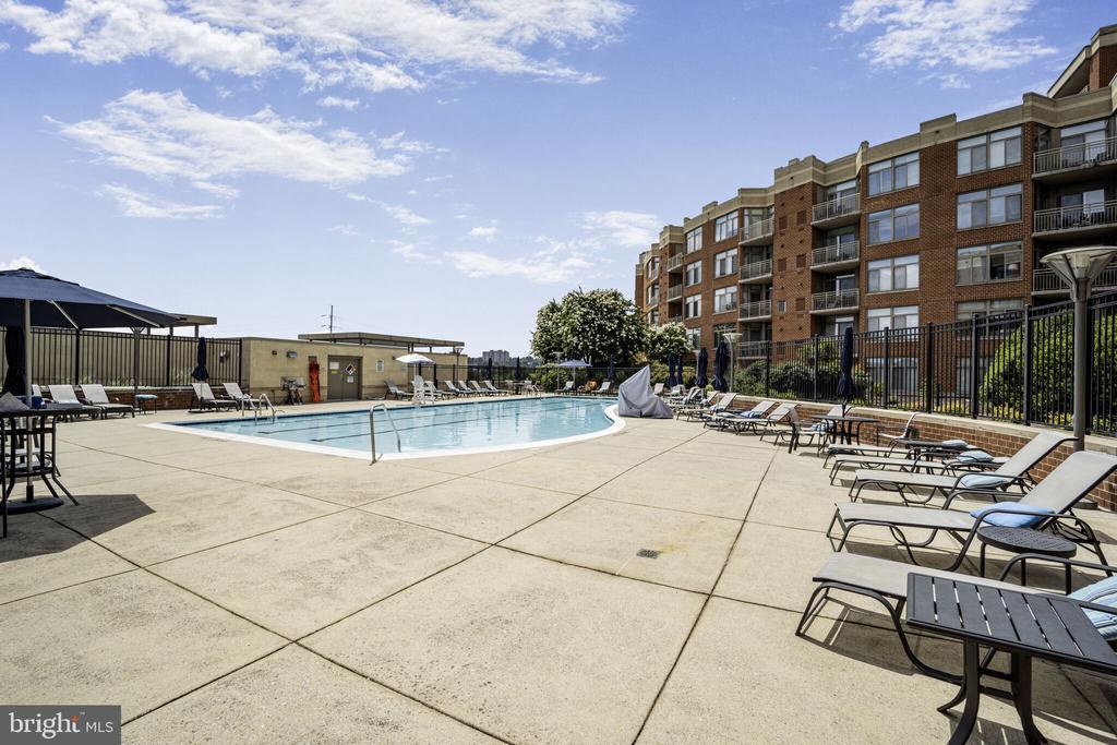 3600 S GLEBE ROAD 613W