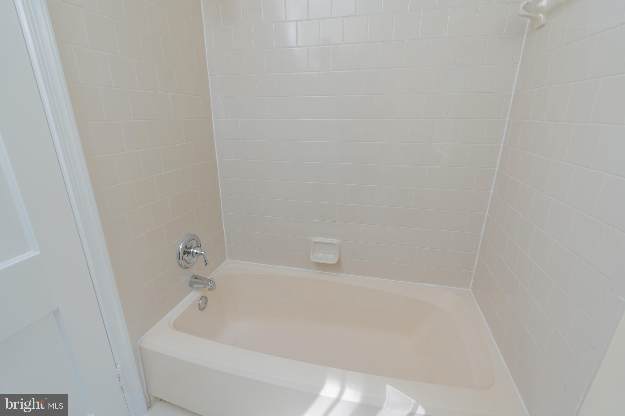 1909 N RHODES STREET 29