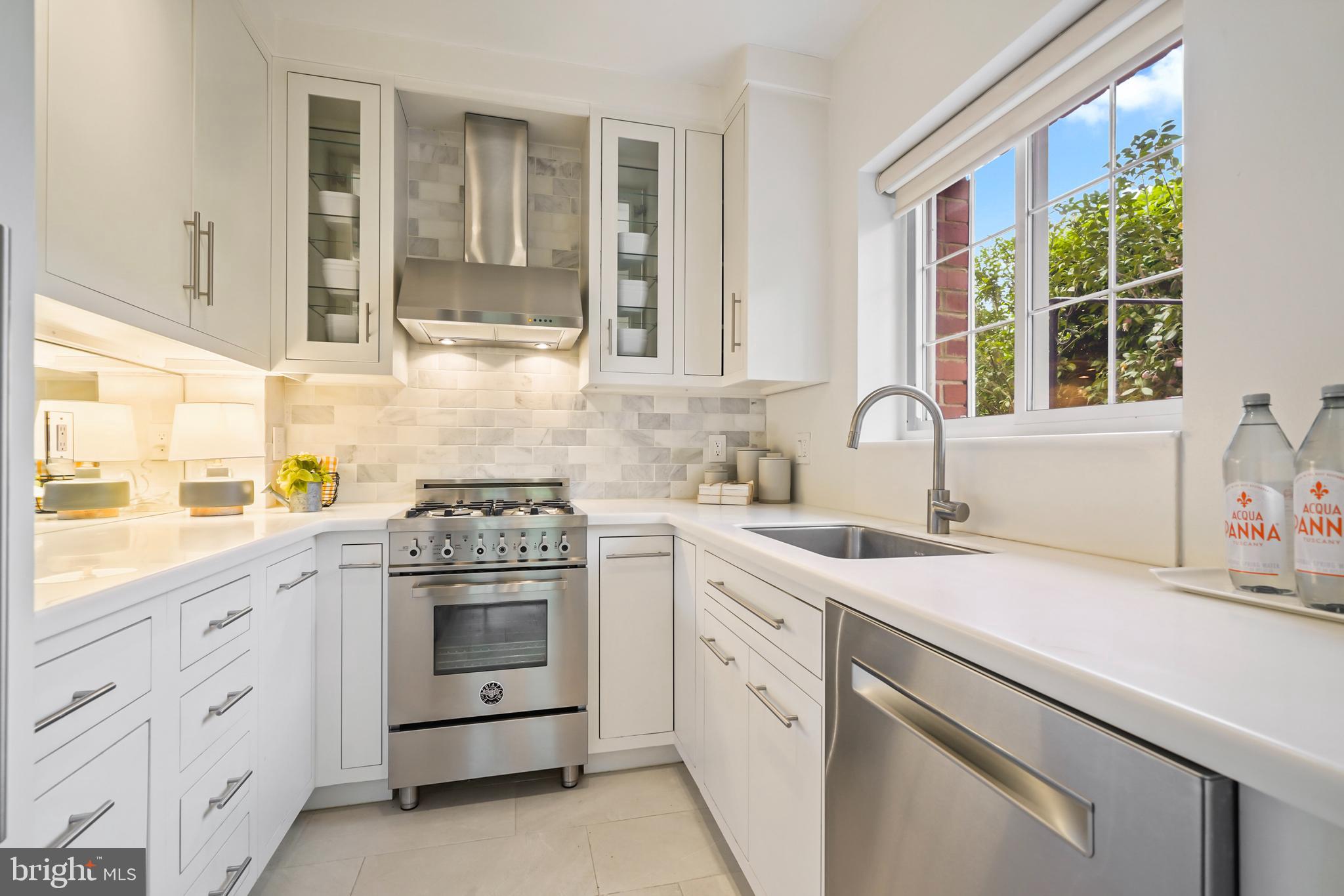 3363 Martha Custis Dr