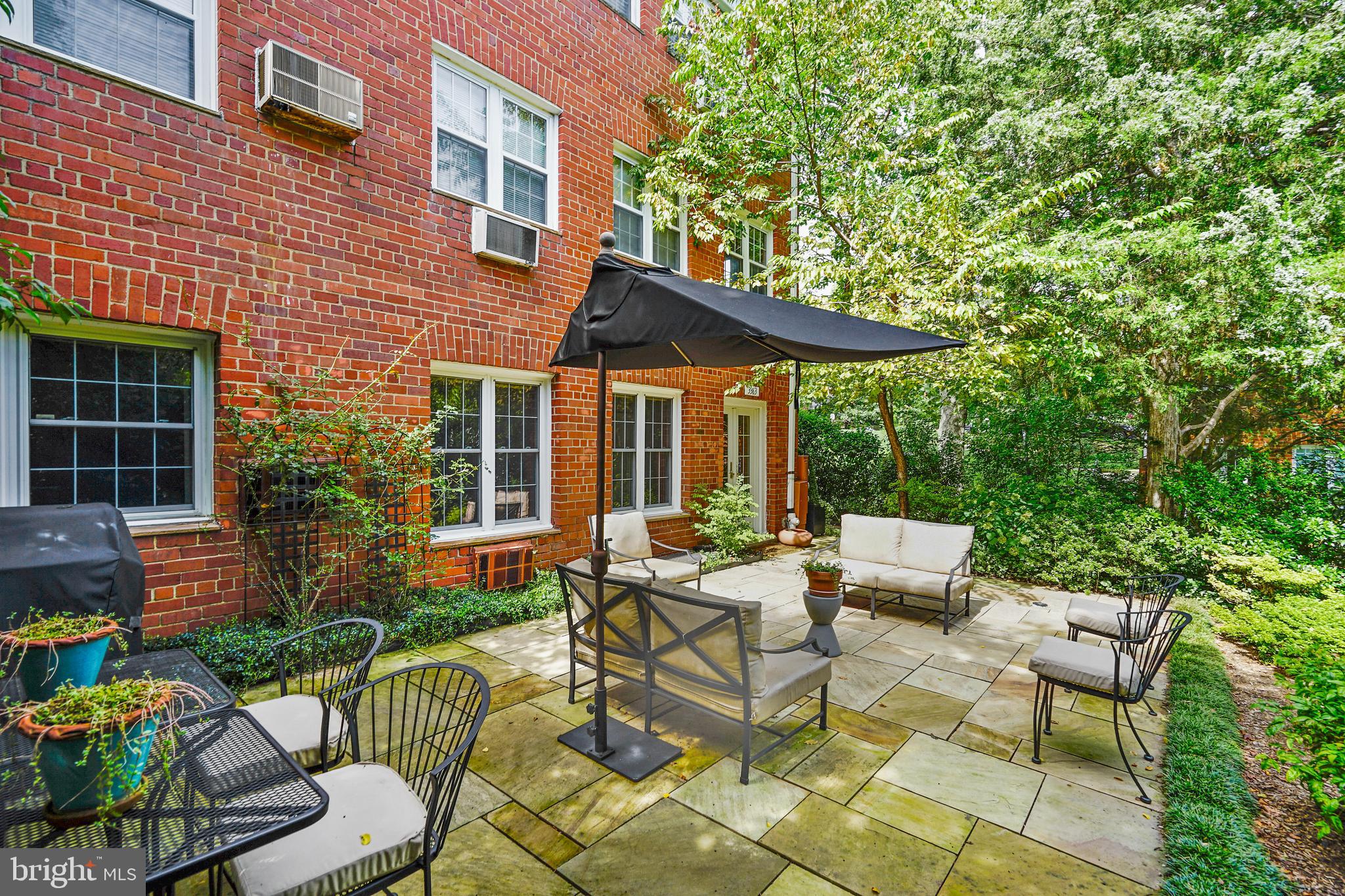 3363 Martha Custis Dr