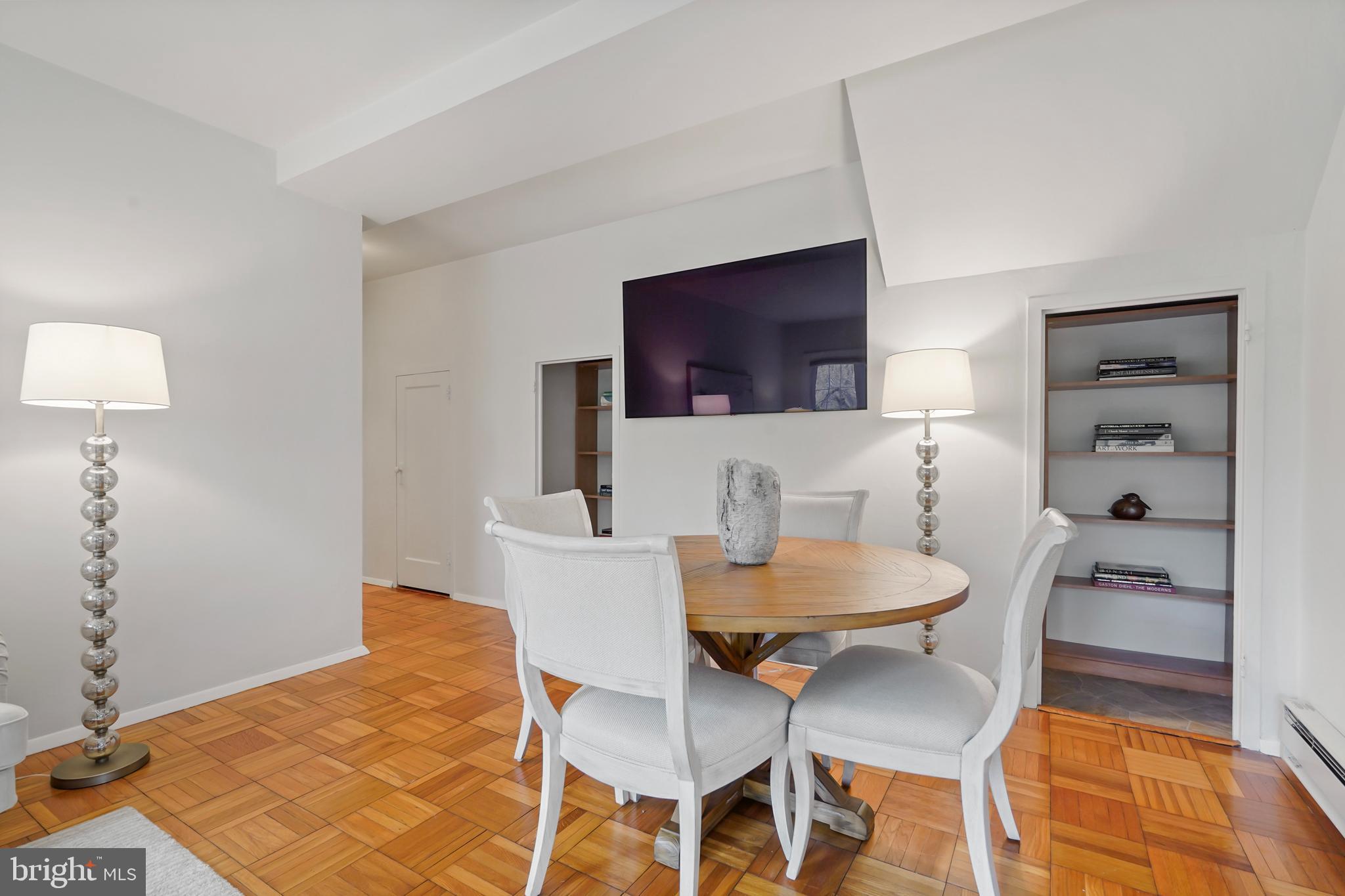 3363 Martha Custis Dr