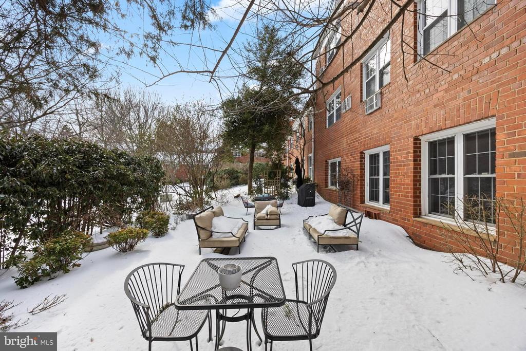 3363 MARTHA CUSTIS DRIVE