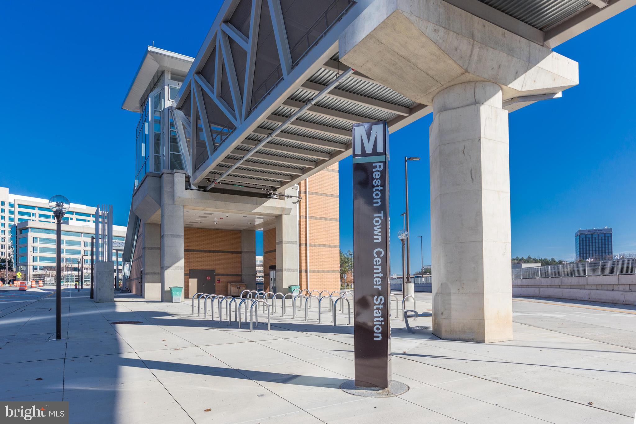 1720 Lake Shore Crest Dr #16