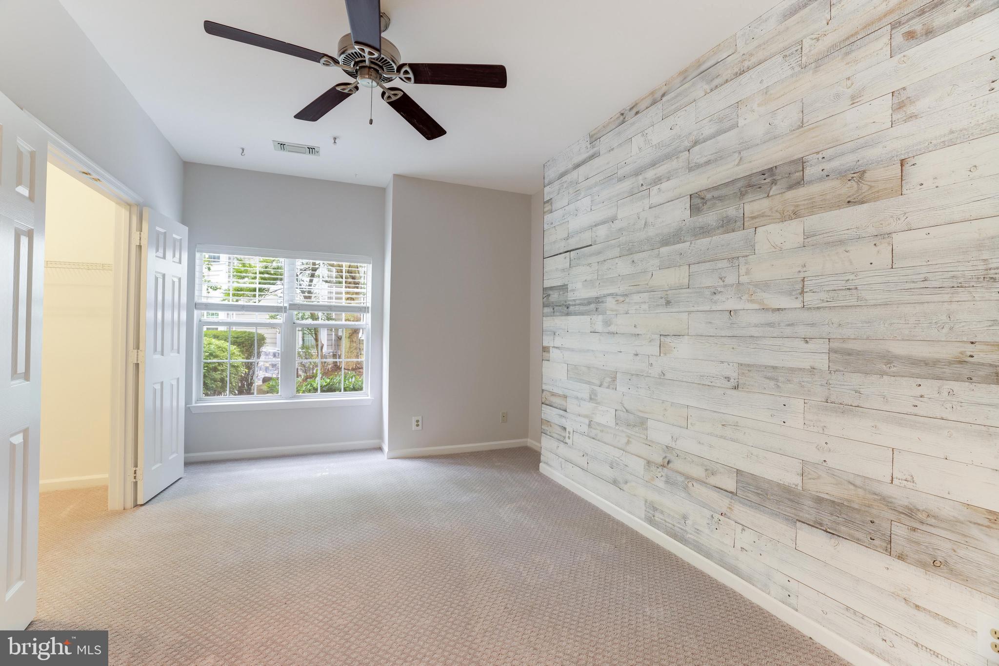 1720 Lake Shore Crest Dr #16