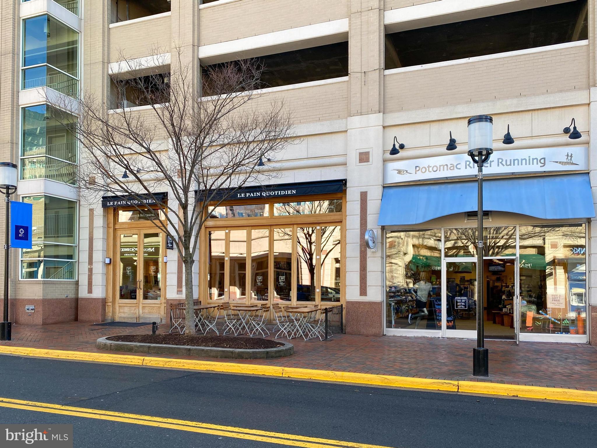 1720 Lake Shore Crest Dr #16