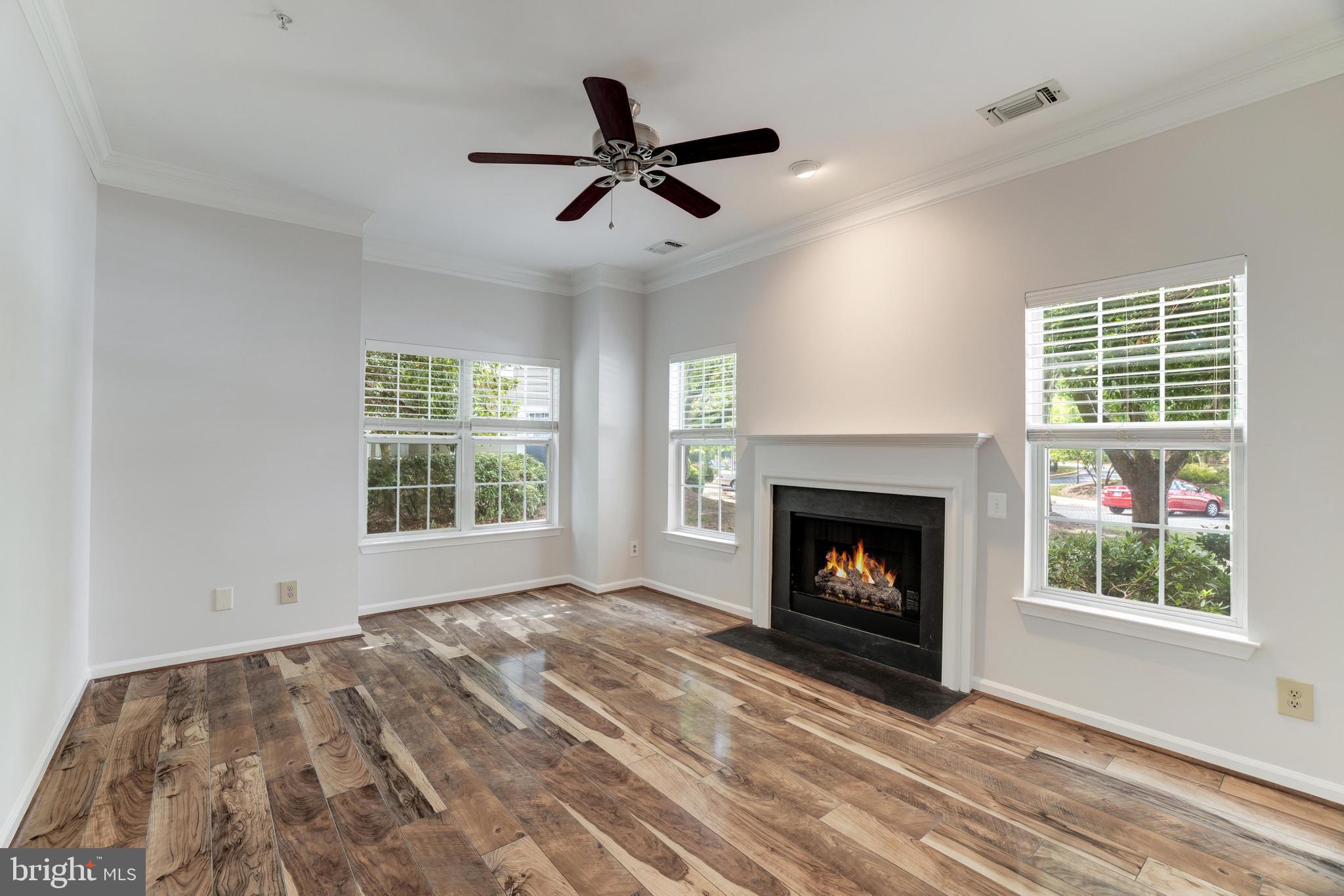 1720 Lake Shore Crest Dr #16