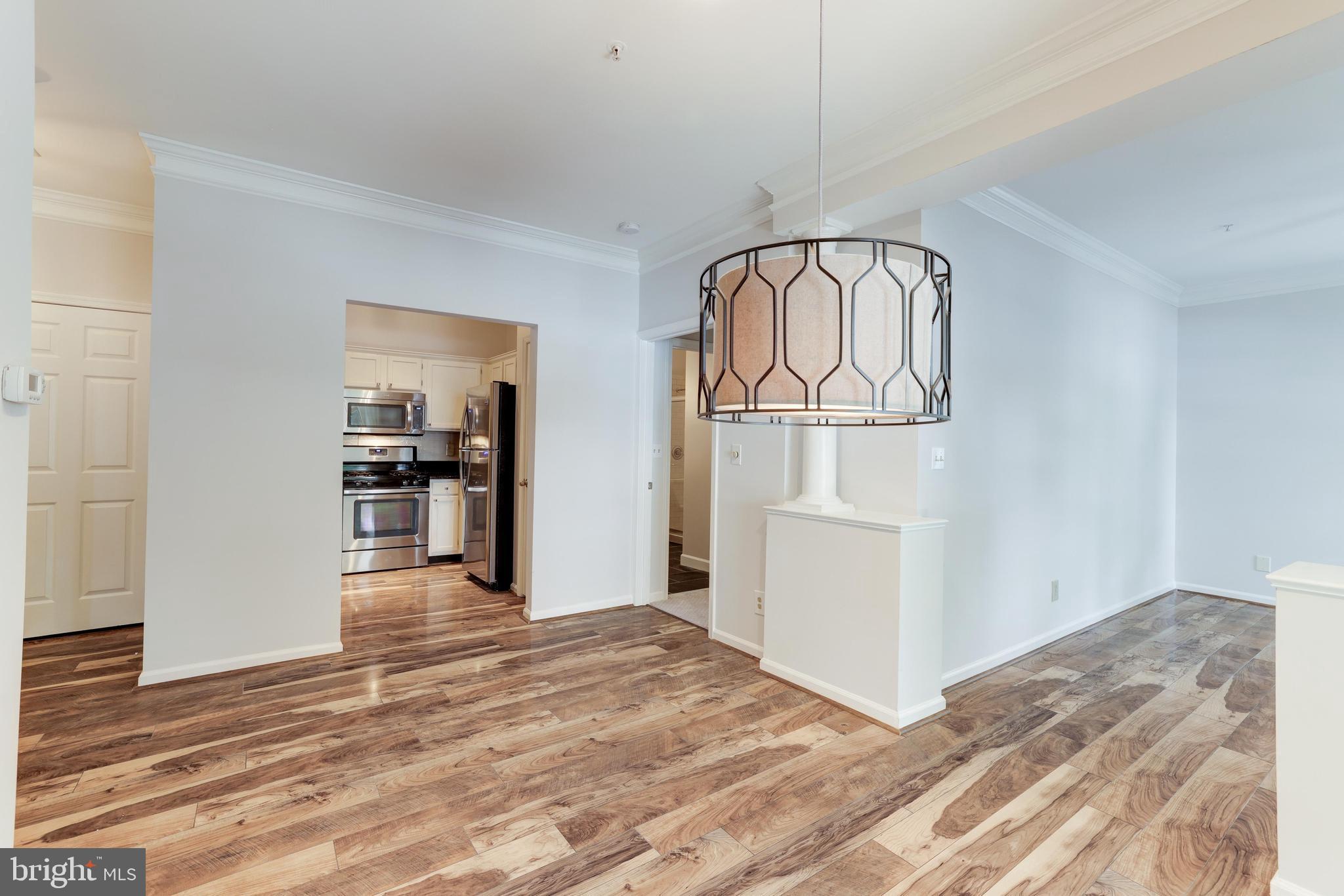 1720 Lake Shore Crest Dr #16