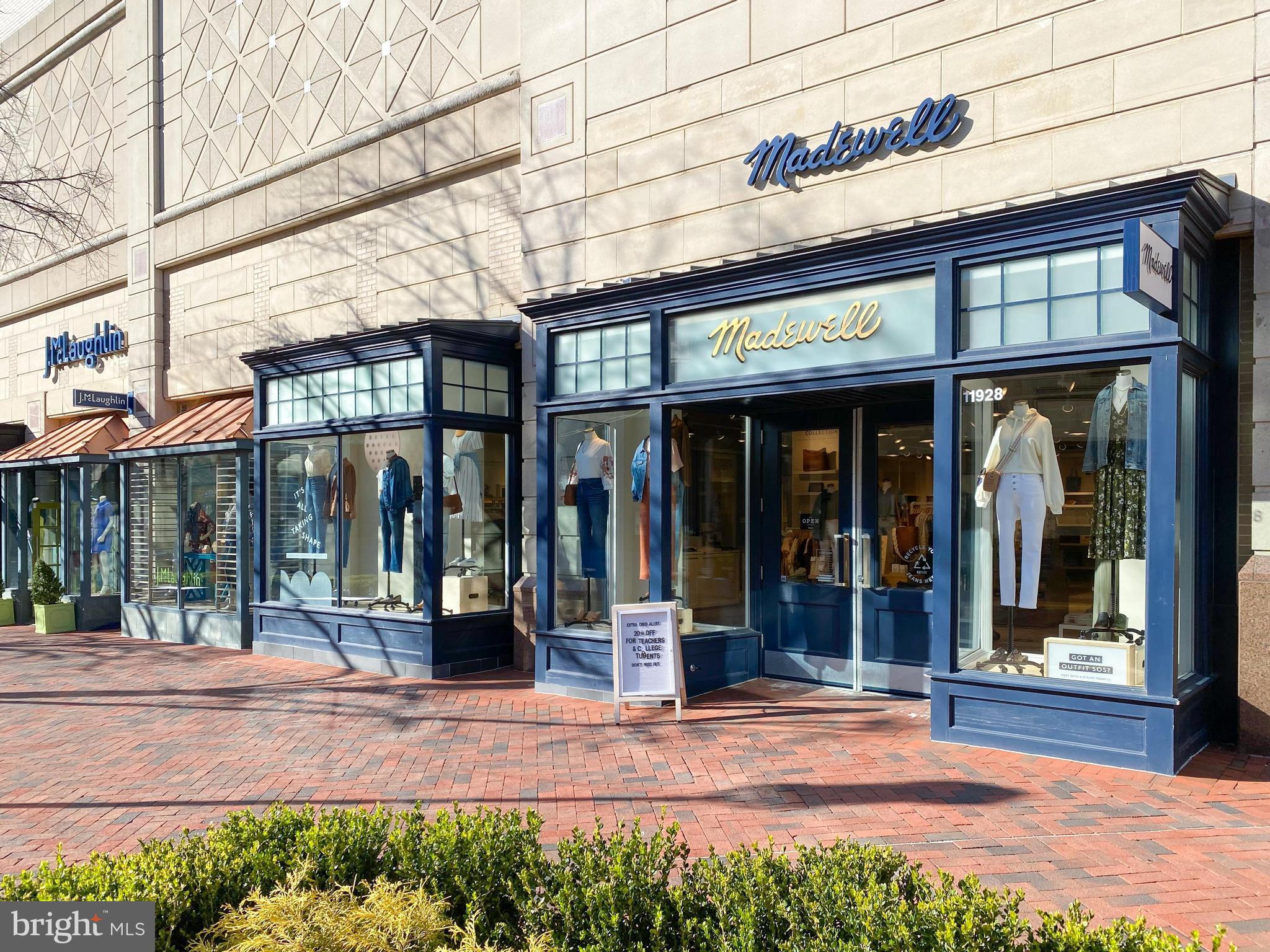 1720 Lake Shore Crest Dr #16