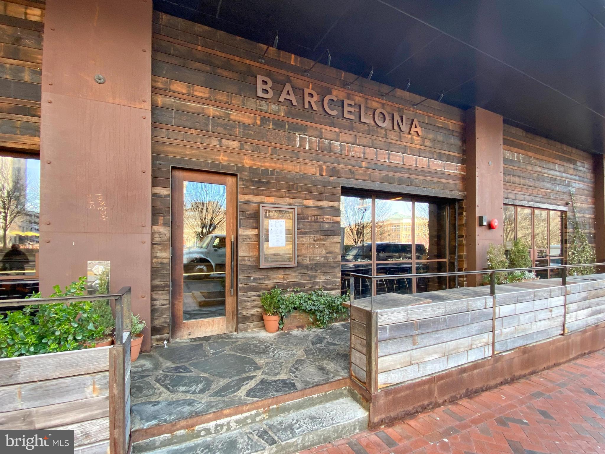 1720 Lake Shore Crest Dr #16