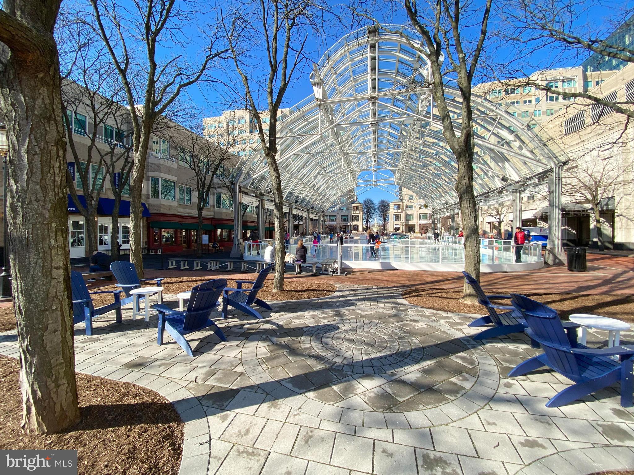 1720 Lake Shore Crest Dr #16