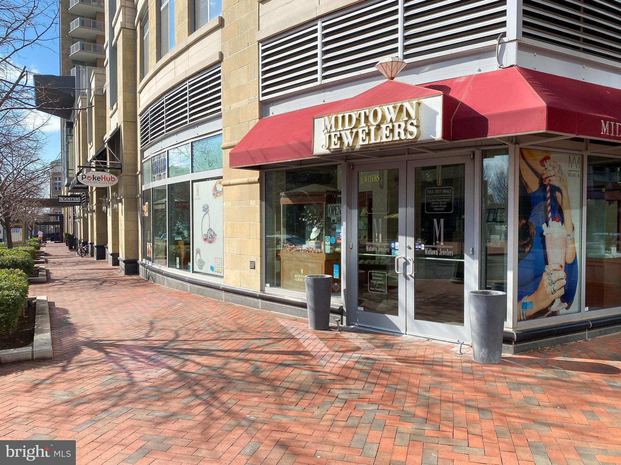 1720 Lake Shore Crest Dr #16