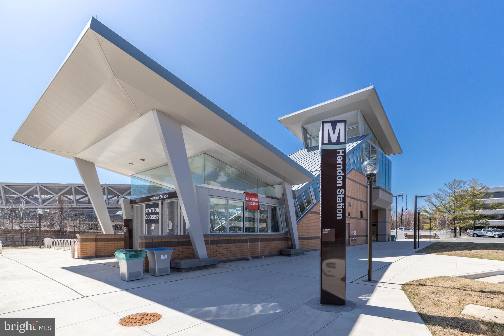 1720 Lake Shore Crest Dr #16