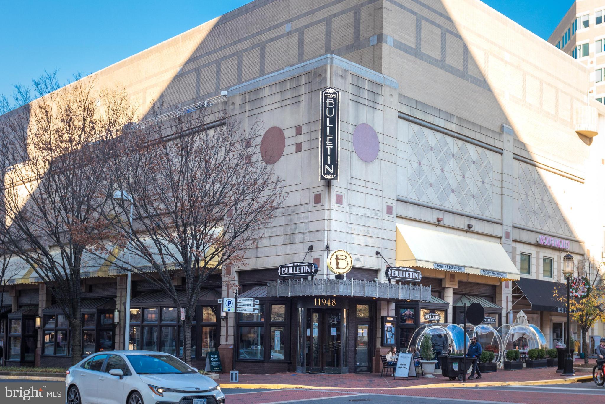 1720 Lake Shore Crest Dr #16