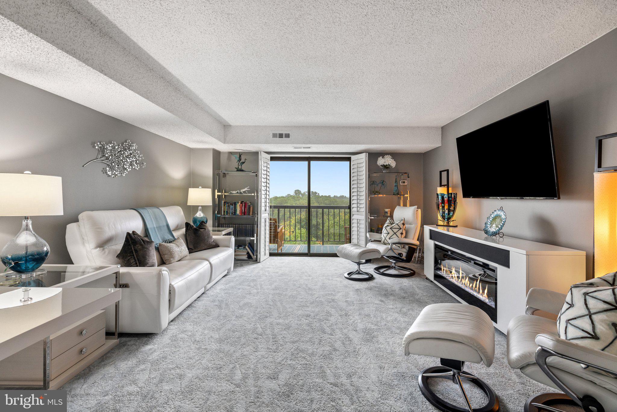 3800 Powell Ln #1125