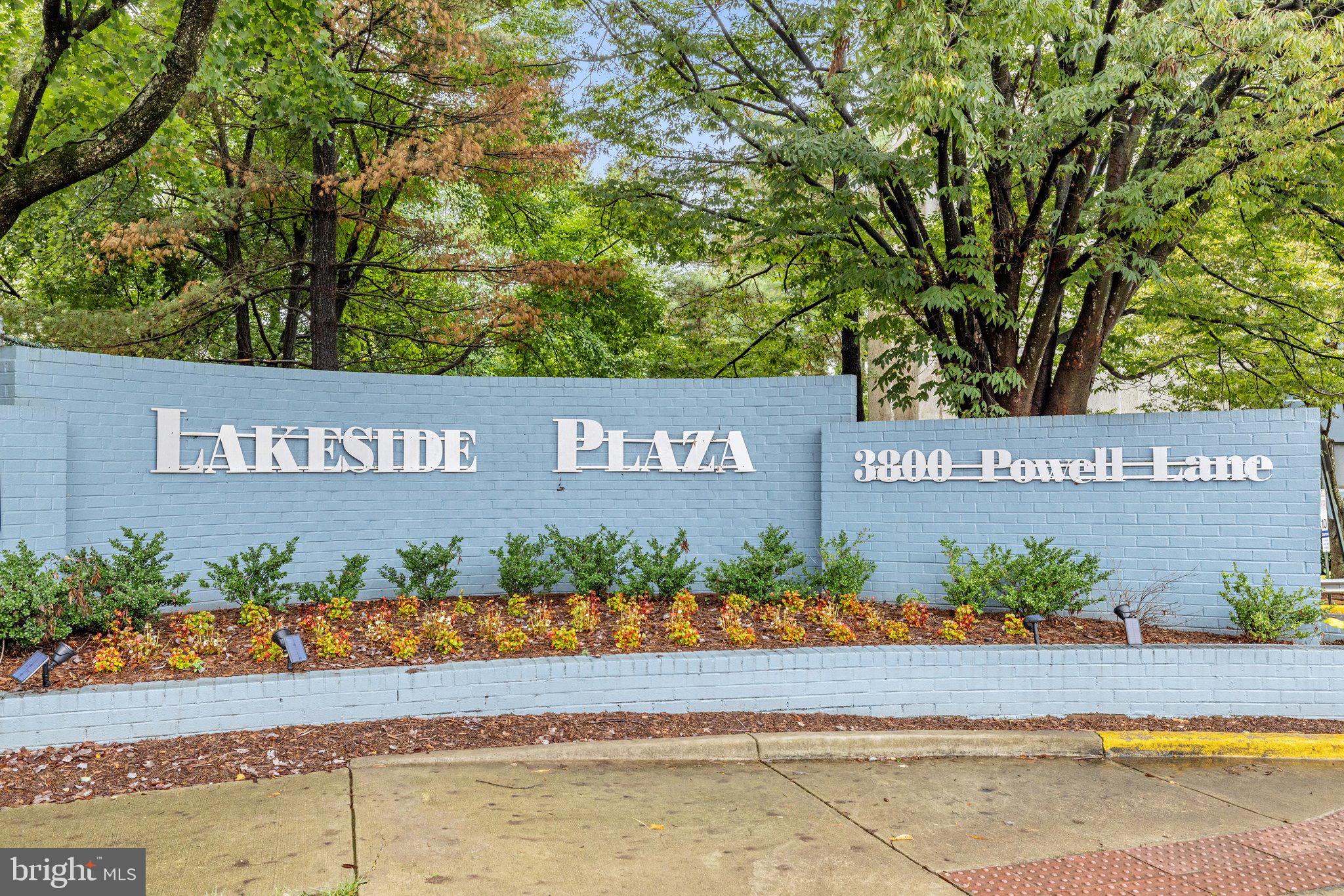 3800 Powell Ln #1125