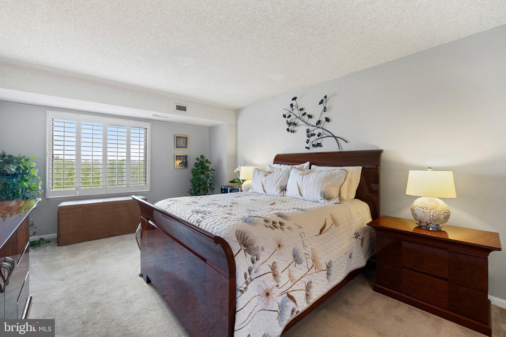 3800 Powell Ln #1125