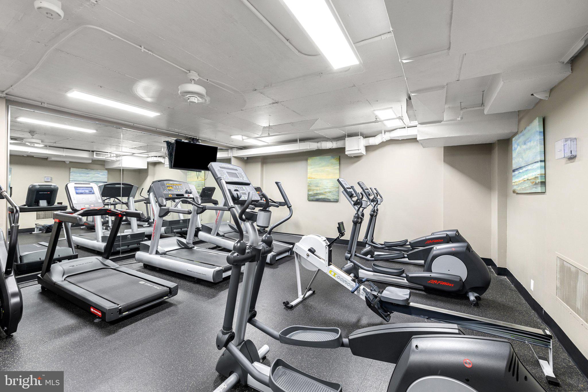 3800 Powell Ln #1125