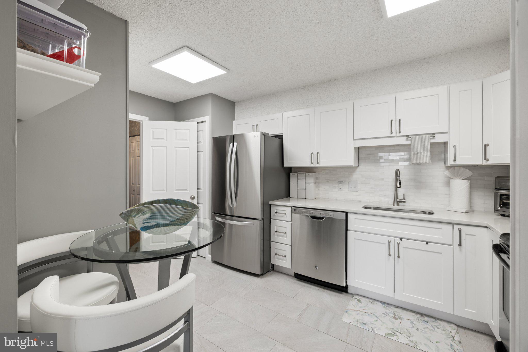 3800 Powell Ln #1125