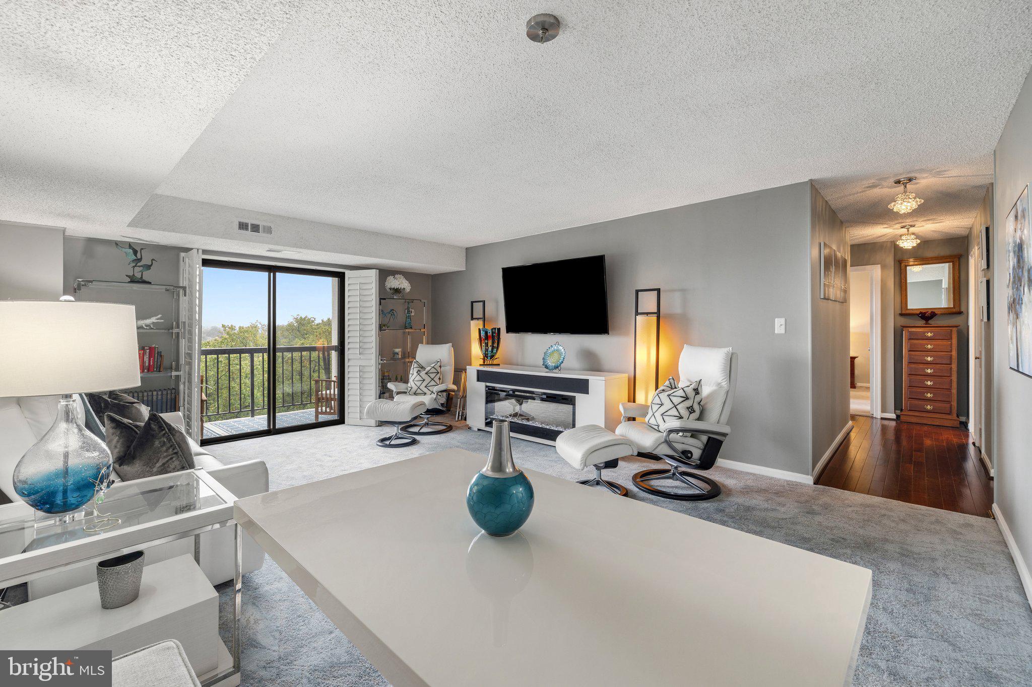 3800 Powell Ln #1125