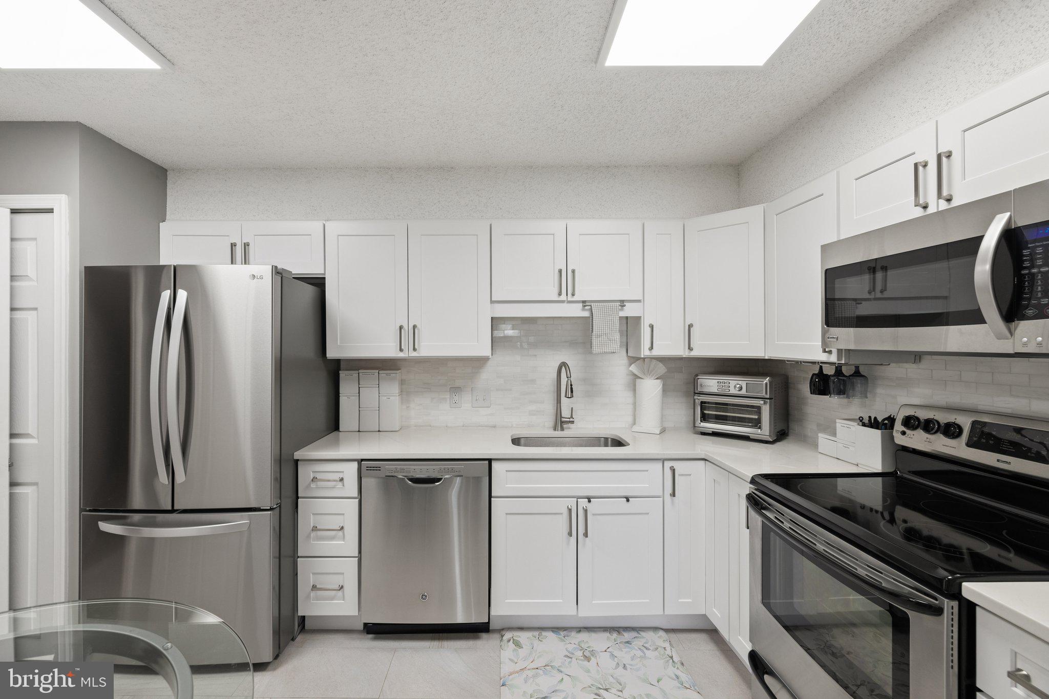 3800 Powell Ln #1125