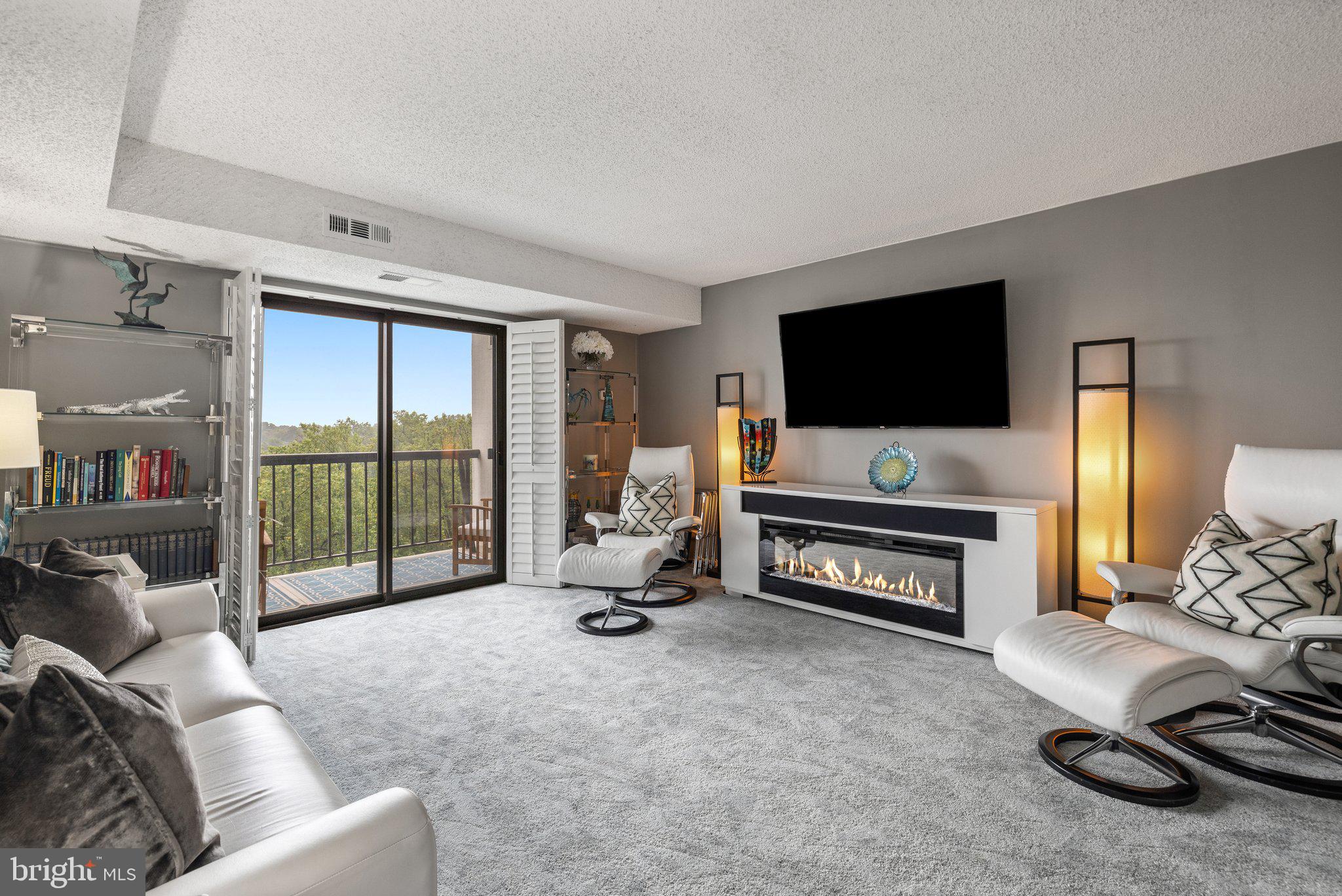 3800 Powell Ln #1125