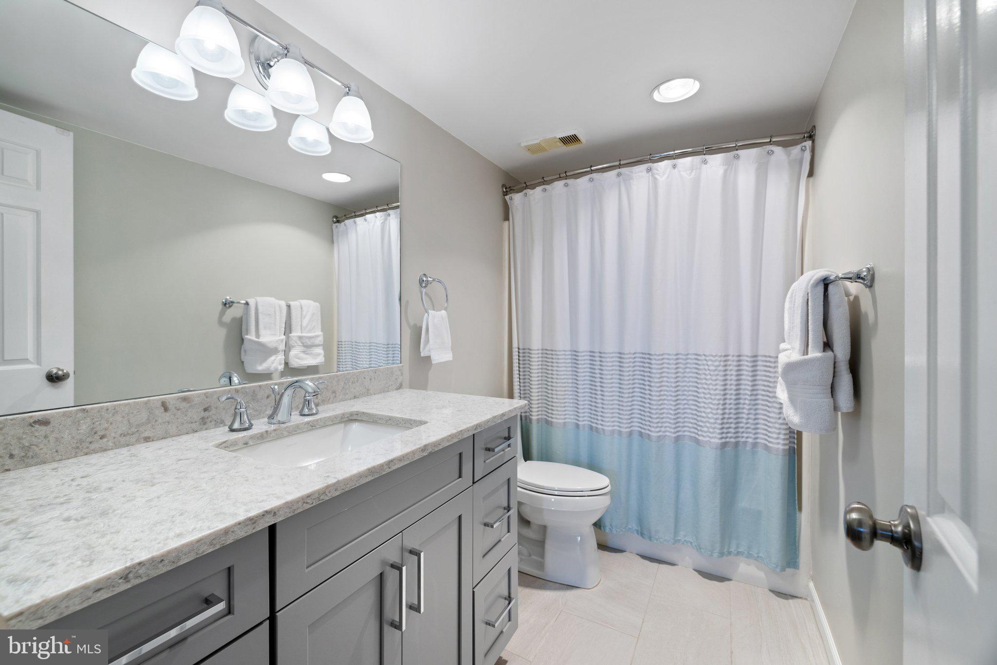 3800 Powell Ln #1125