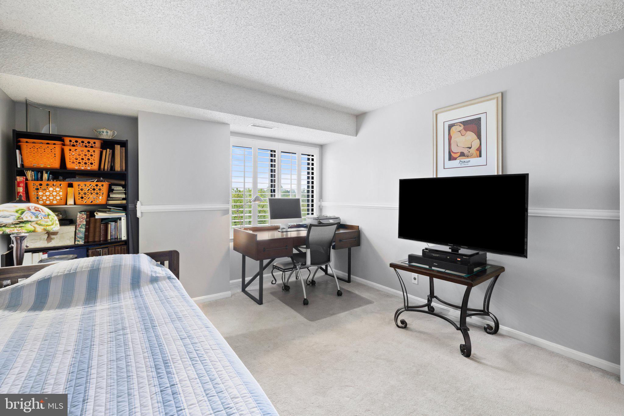 3800 Powell Ln #1125