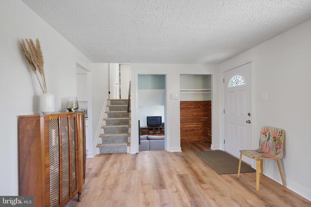 6107 WILMINGTON DR