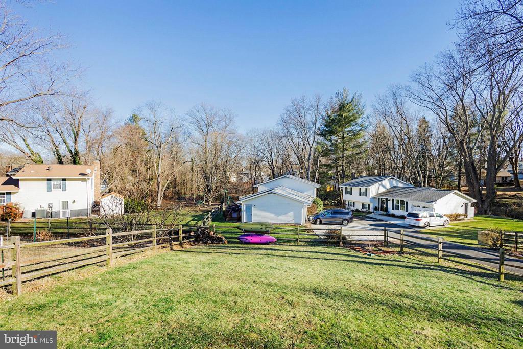 6107 WILMINGTON DR