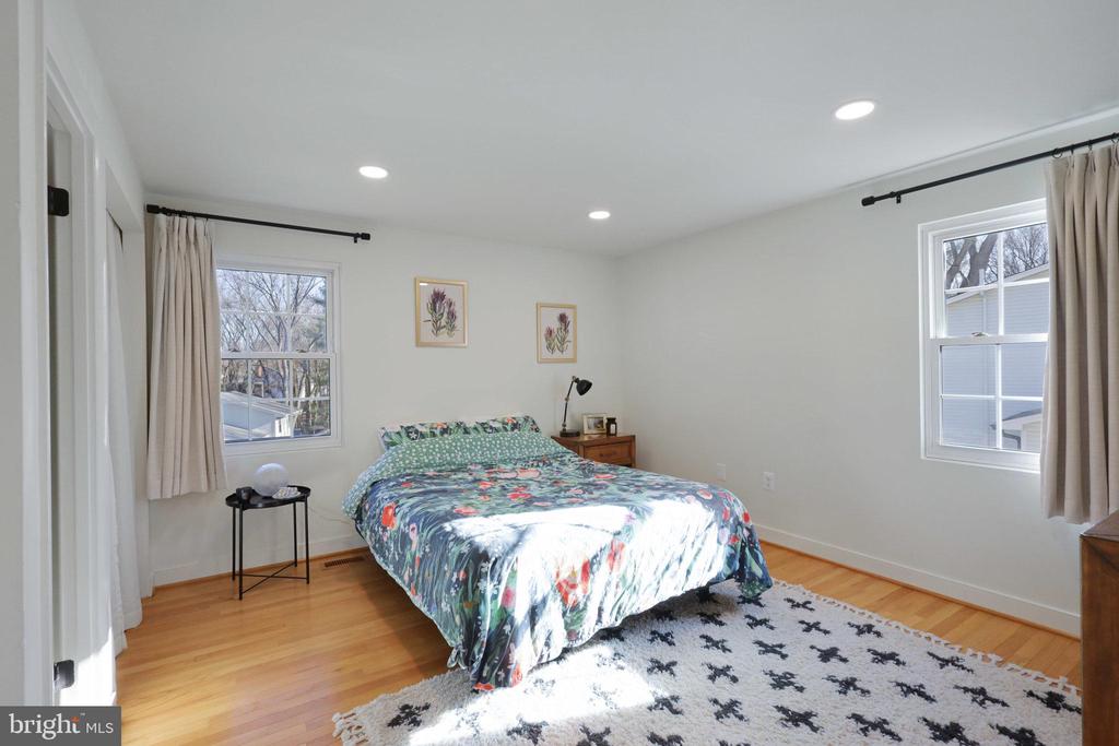 6107 WILMINGTON DR