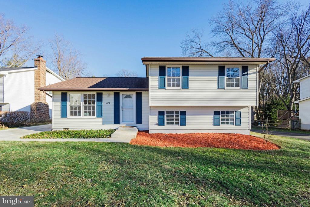6107 WILMINGTON DR