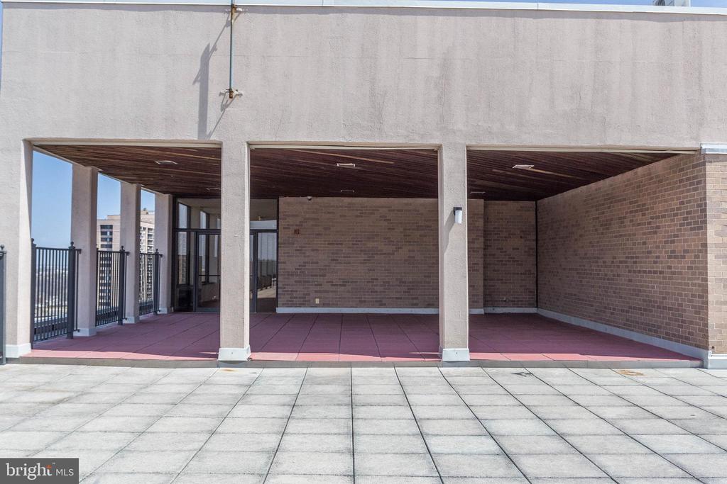 3713 S GEORGE MASON DR #215
