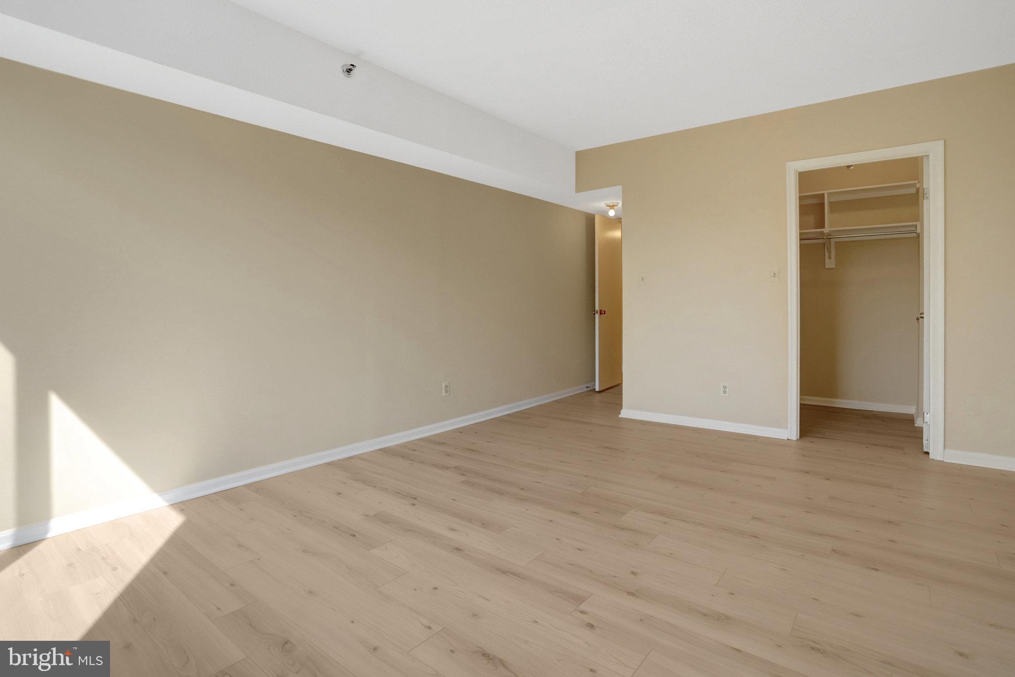 3713 S GEORGE MASON DR #215