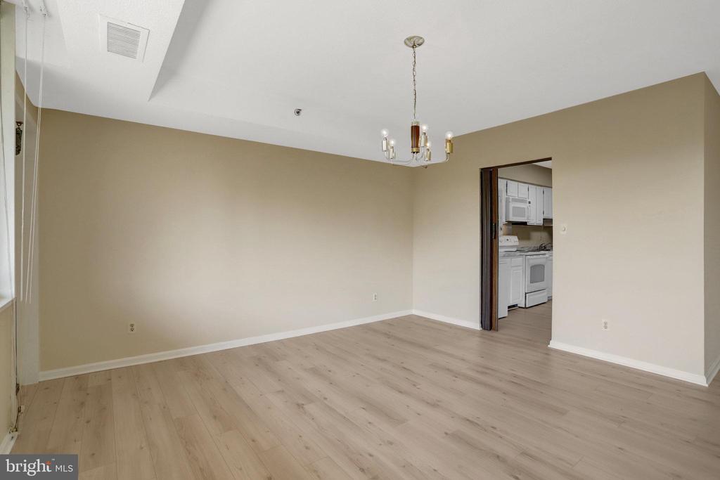 3713 S GEORGE MASON DR #215