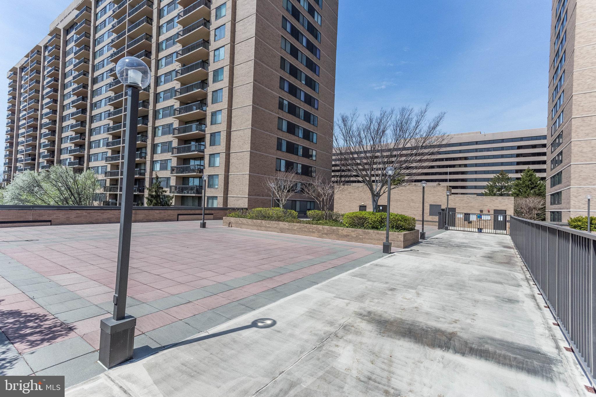 3713 S GEORGE MASON DR #215