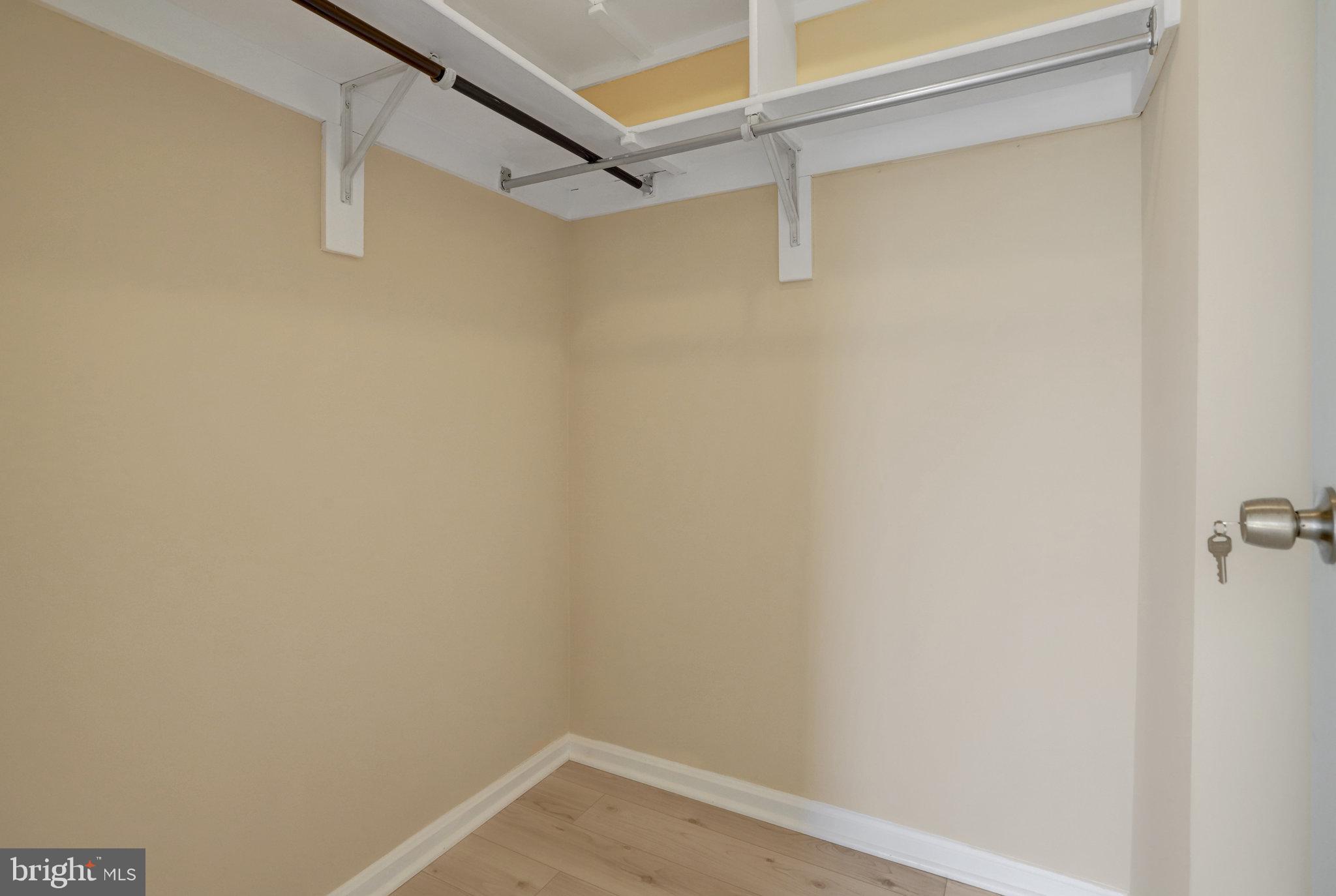 3713 S GEORGE MASON DR #215