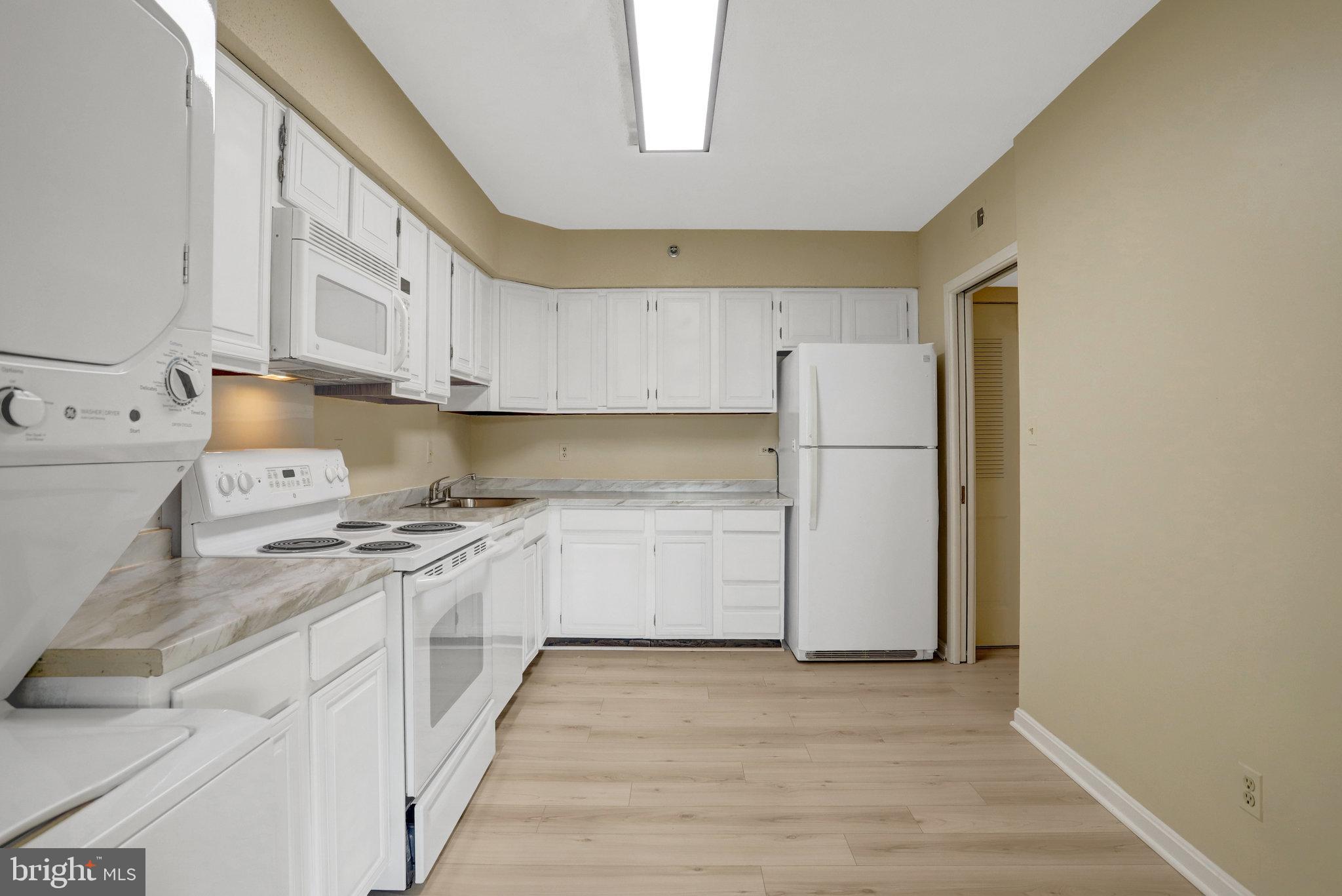 3713 S GEORGE MASON DR #215