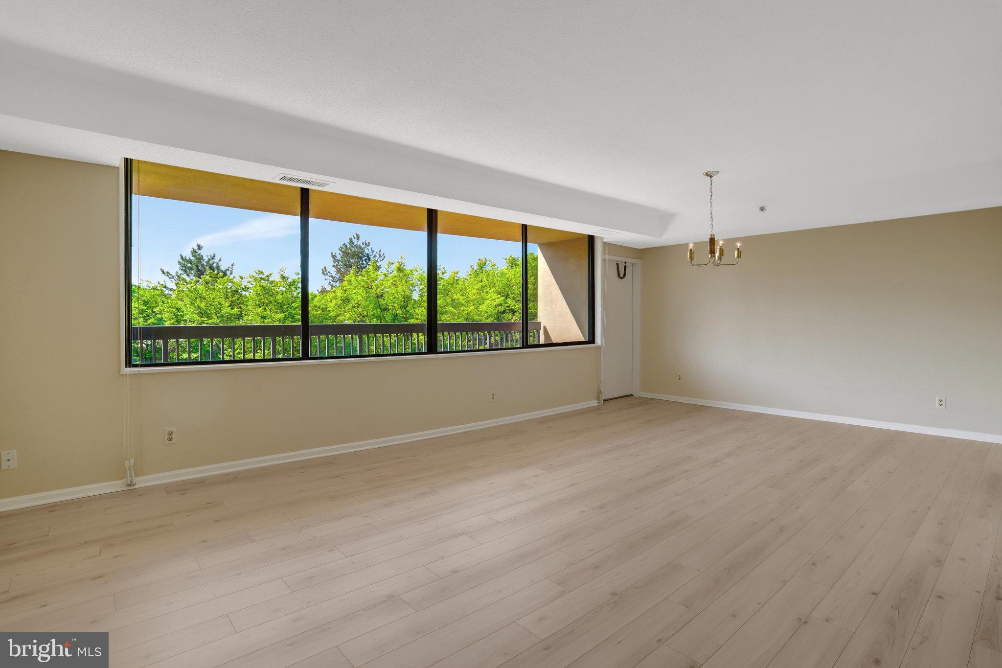 3713 S GEORGE MASON DR #215