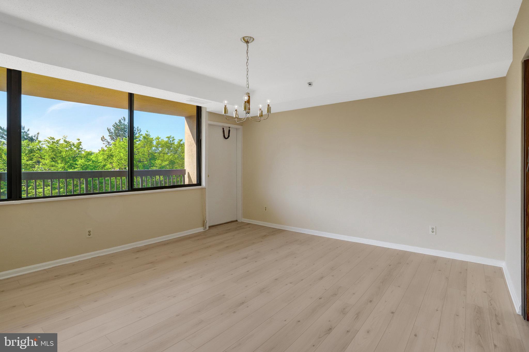 3713 S GEORGE MASON DR #215