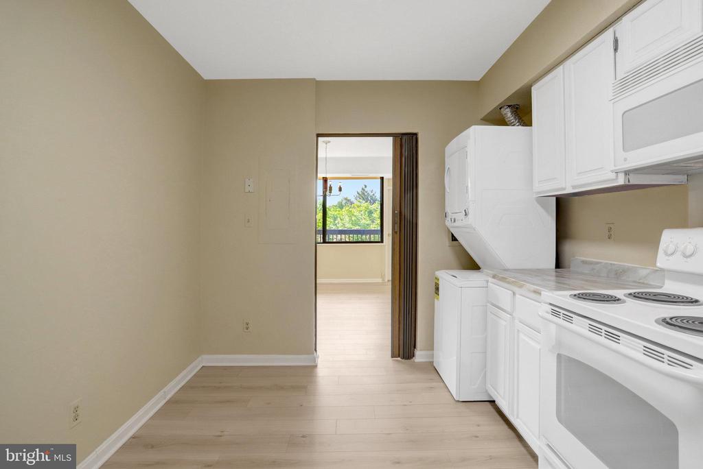 3713 S GEORGE MASON DR #215