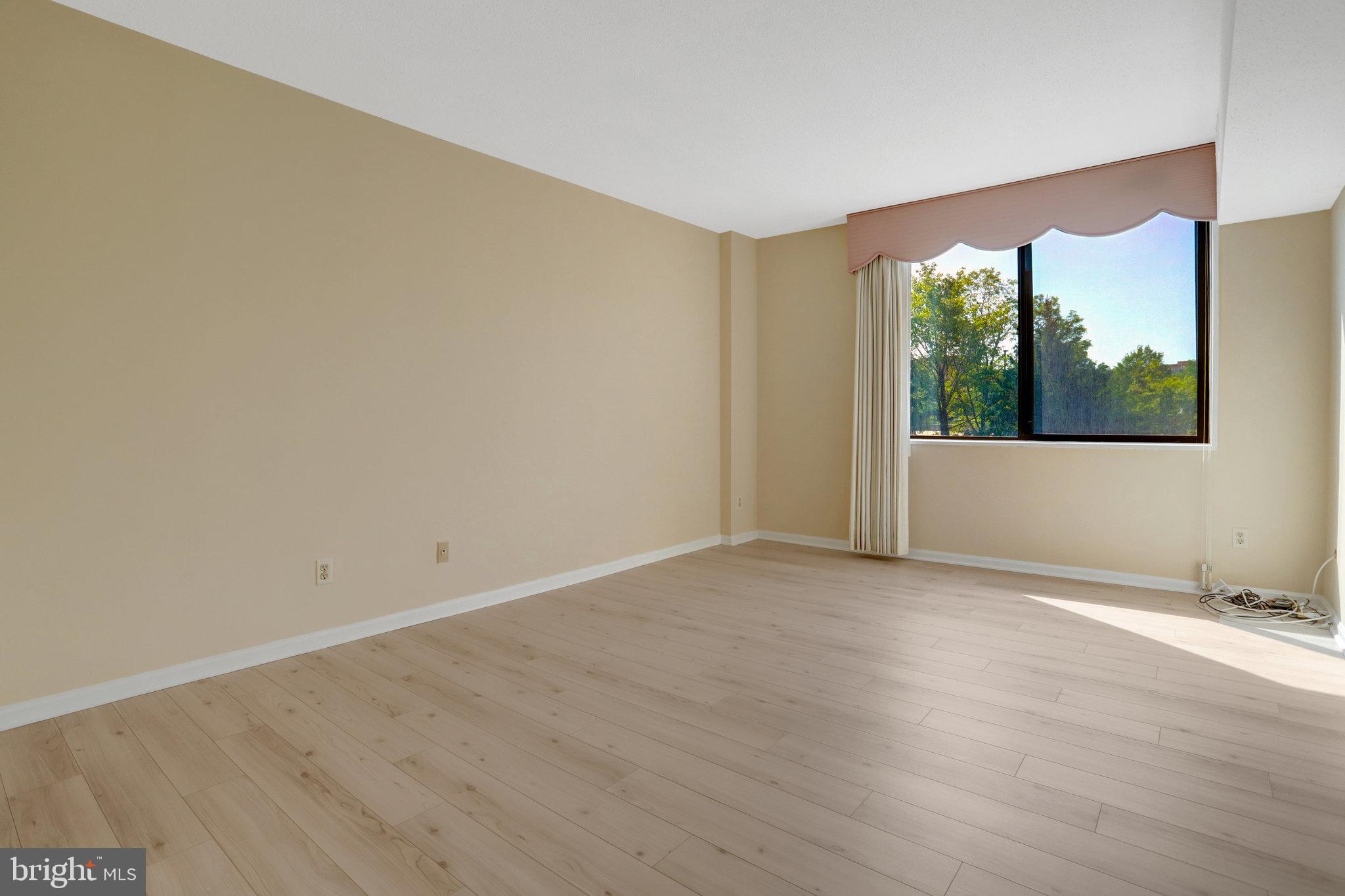 3713 S GEORGE MASON DR #215