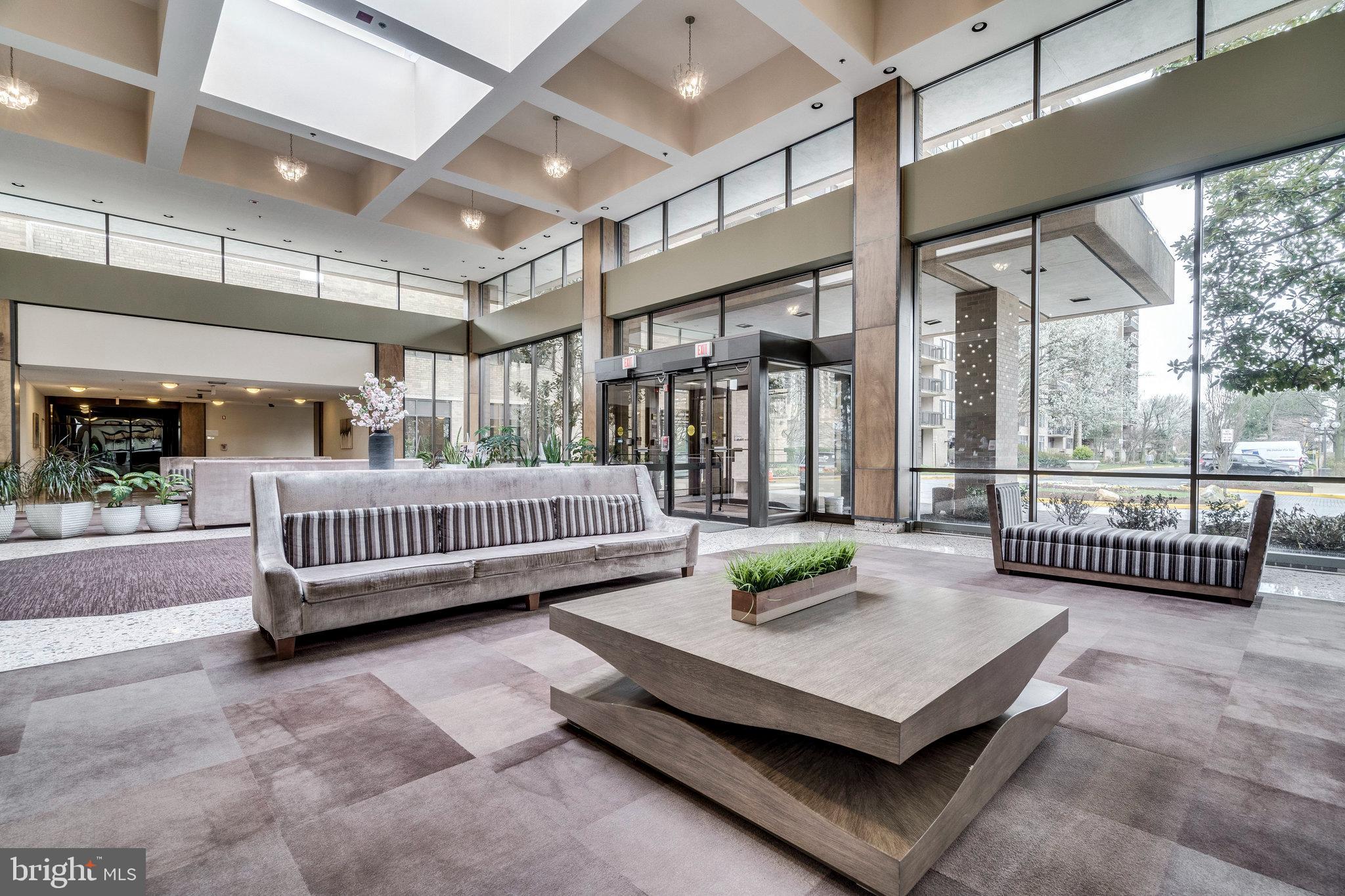 3713 S GEORGE MASON DR #215