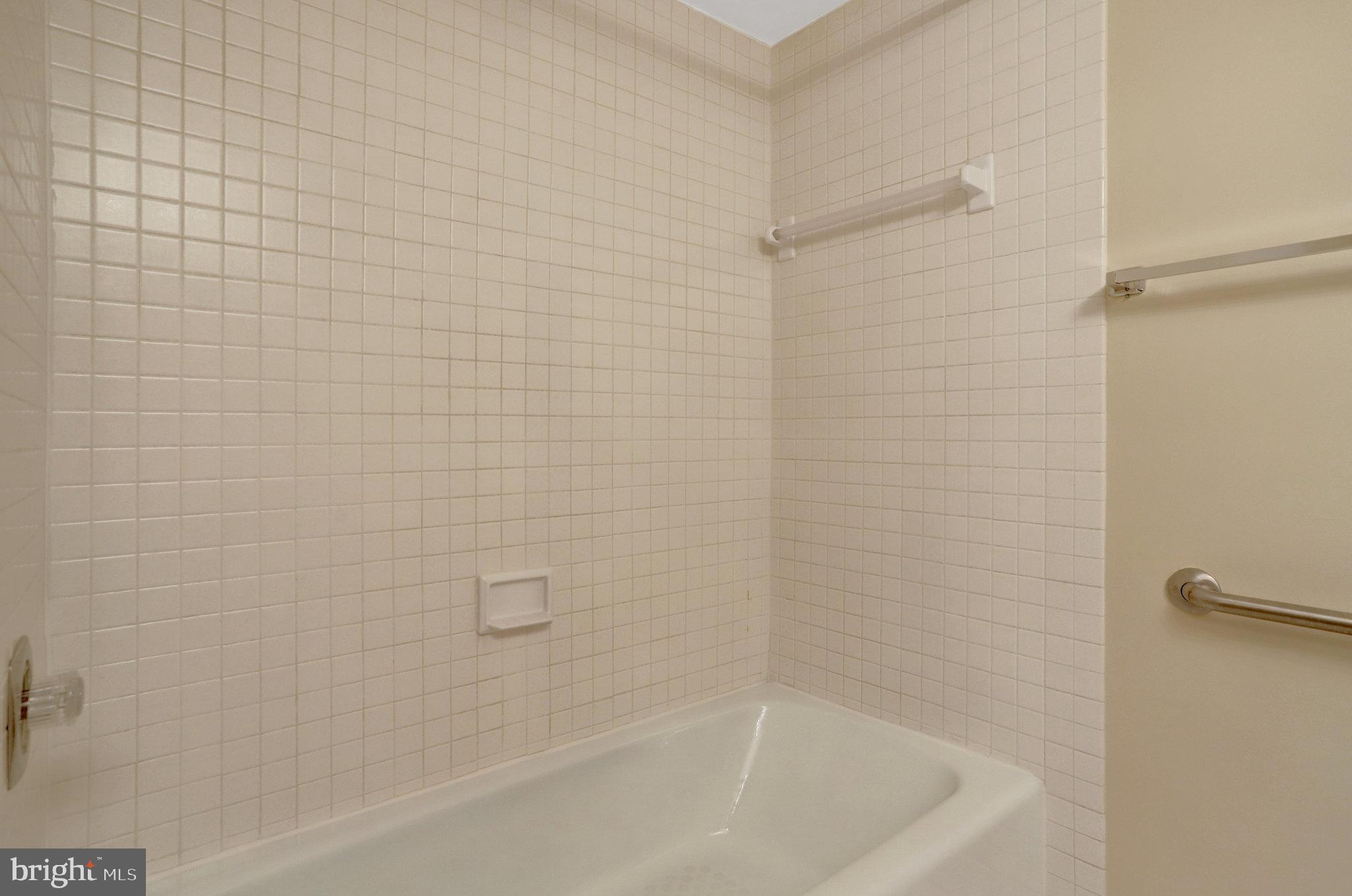 3713 S GEORGE MASON DR #215