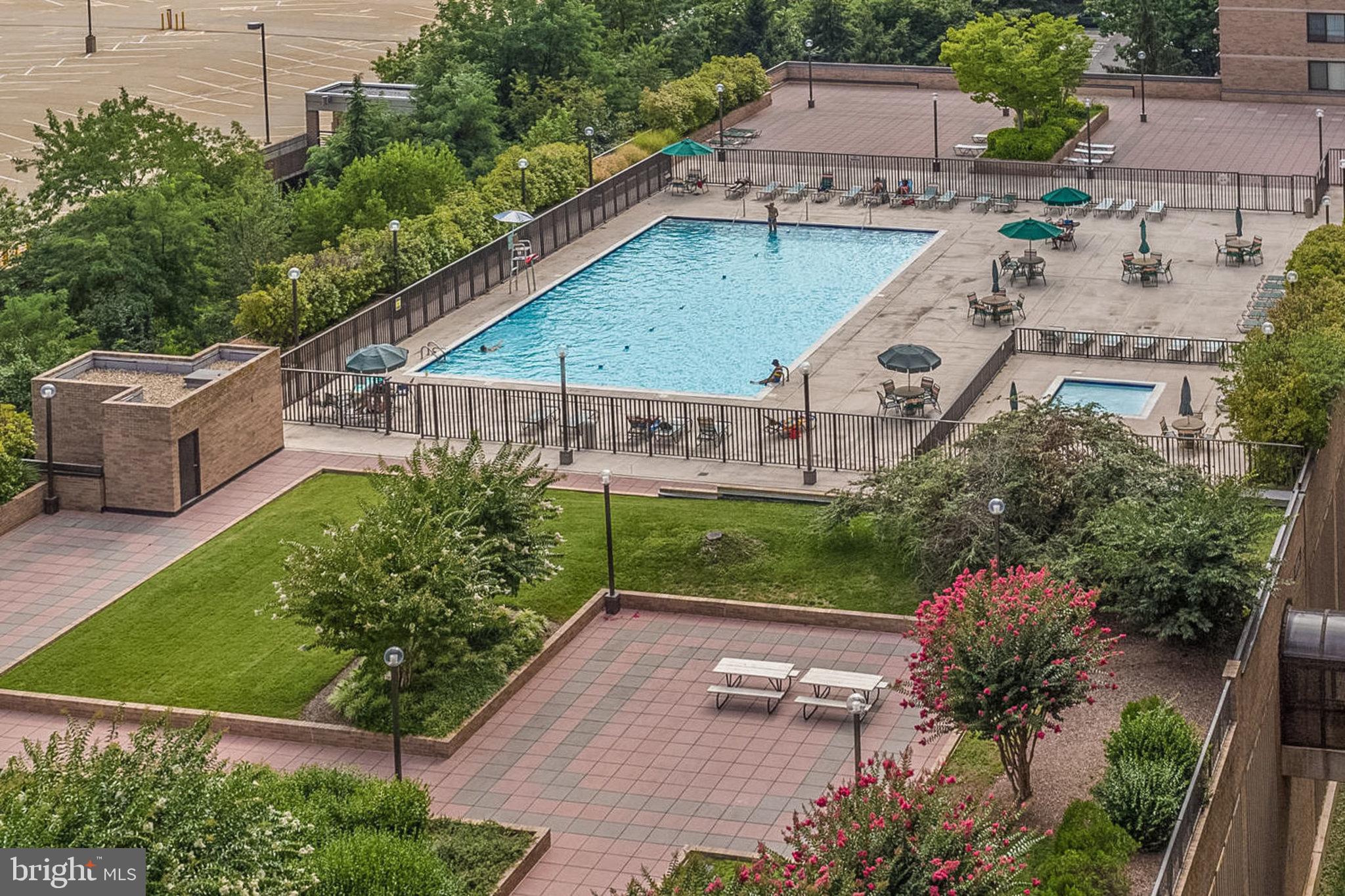 3713 S GEORGE MASON DR #215