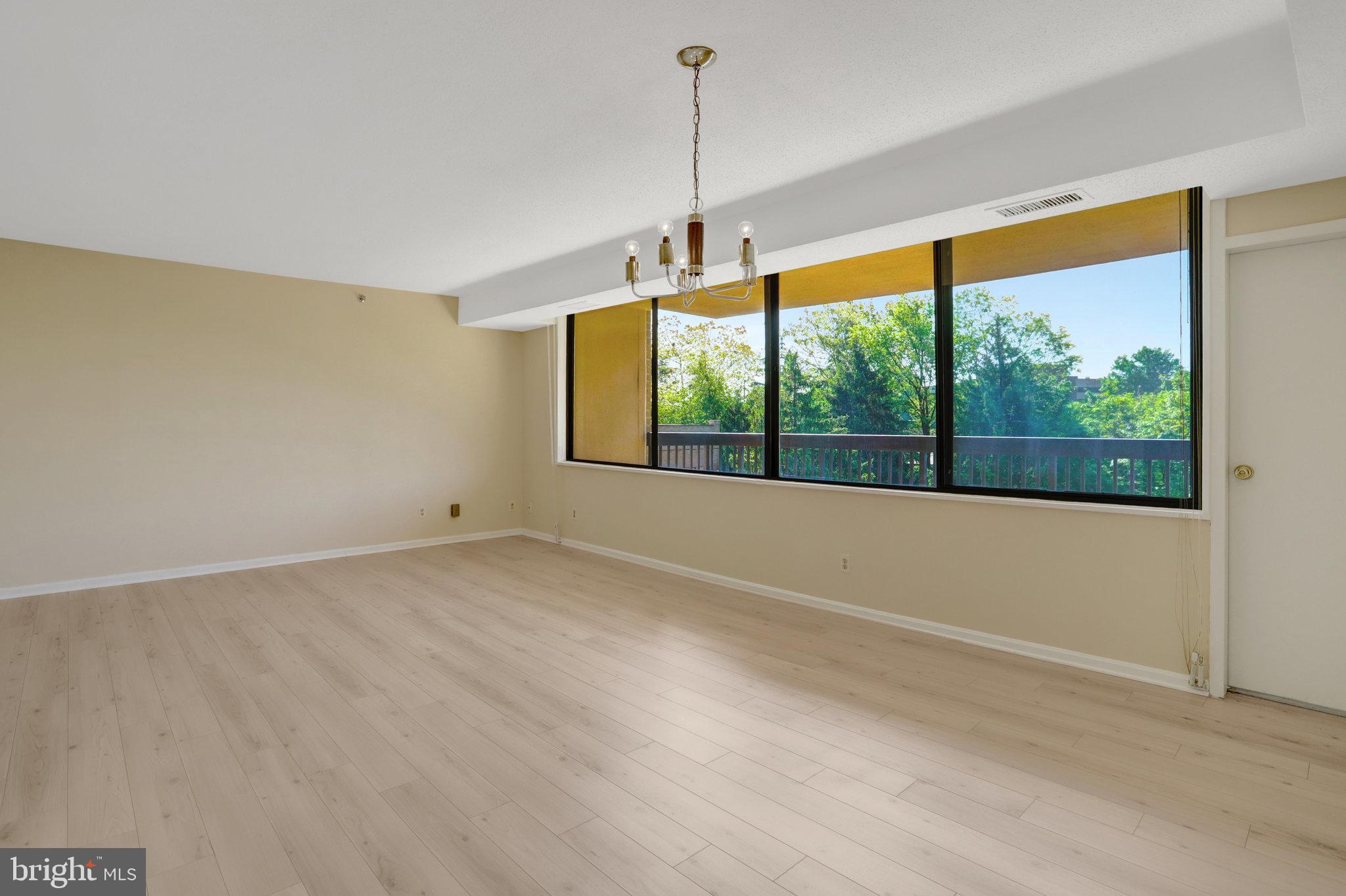 3713 S GEORGE MASON DR #215